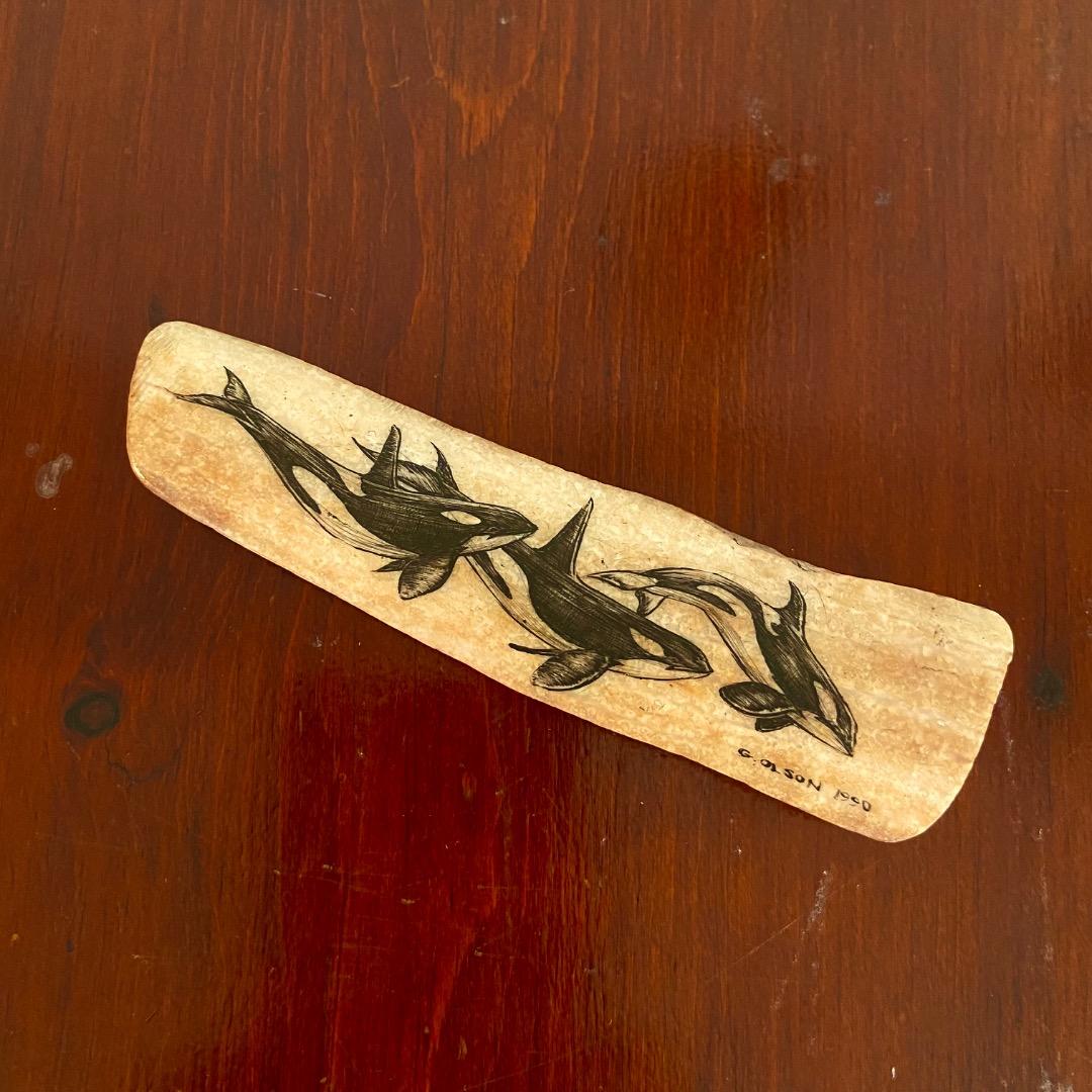 ケンタ、イヌイット民芸品、セイウチ牙の置物、シャチ図案 ケンタ様専用、イヌイット民芸品、セイウチ牙の置物、シャチ図案の通販