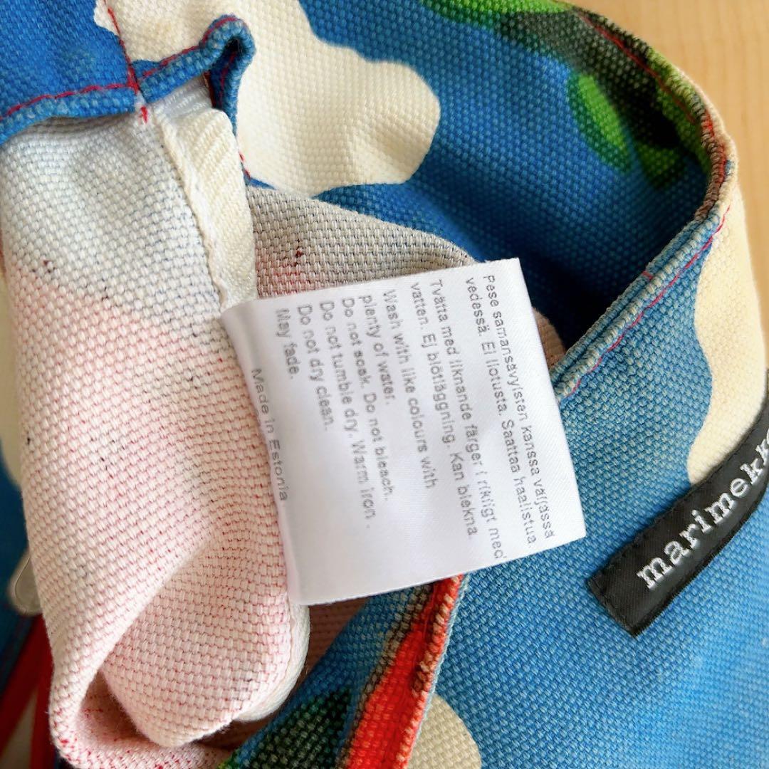 マリメッコ MANSIKKAVUORET イチゴの山 キャンバスショルダーbag