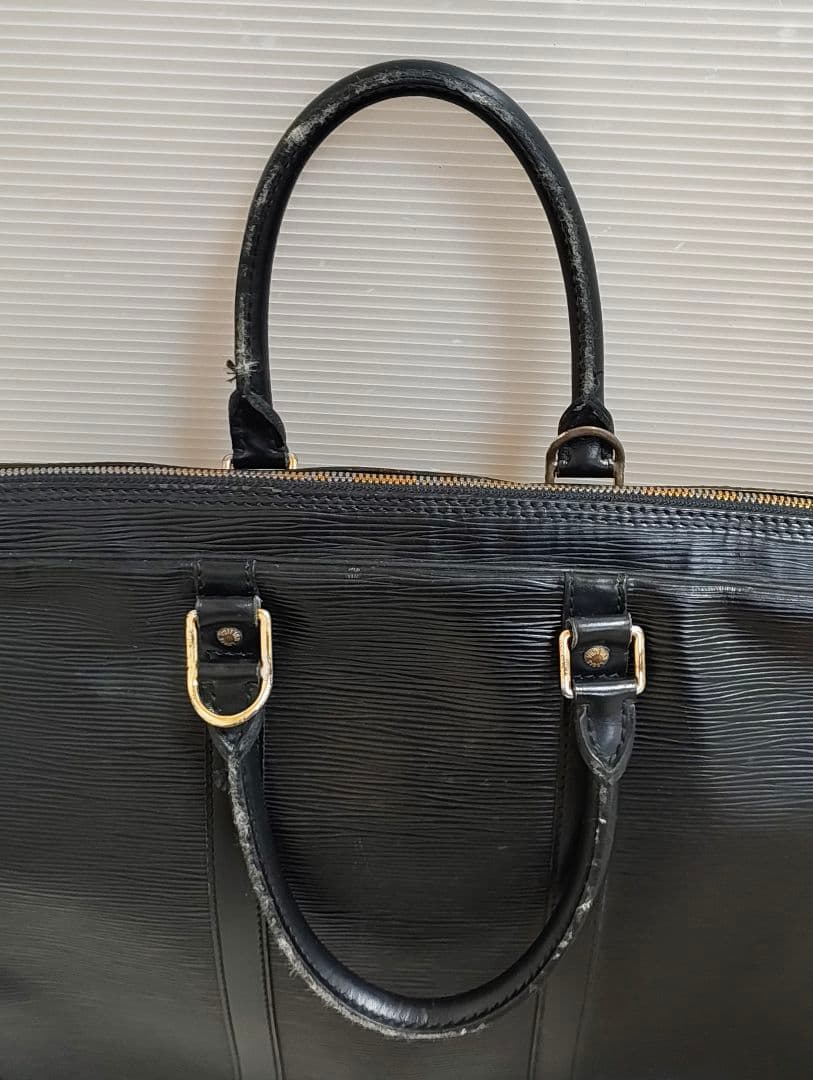 ルイヴィトン エピ ポルト ドキュマン ヴォワヤージュ - メルカリ