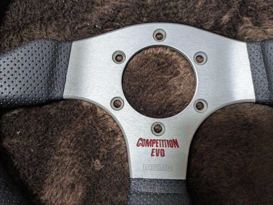 MOMO /コンペティションエボ☆販売終了モデル ☆美品　32パイ　☆最終値下げ