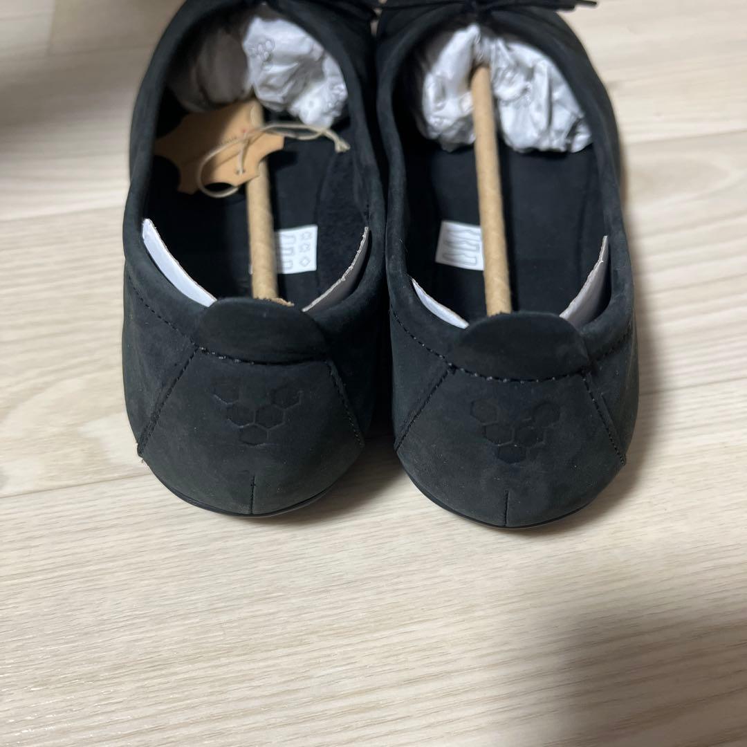 vivobarefoot ブラックスエードフラットシューズ37