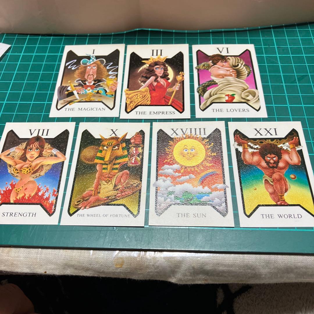 森永ハイクラウンチョコレート（ボックスタイプ）付属のタロットカード