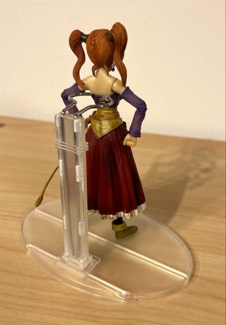 ドラゴンクエストⅧ プレイアーツ ゼシカ 可動式フィギュア - メルカリ