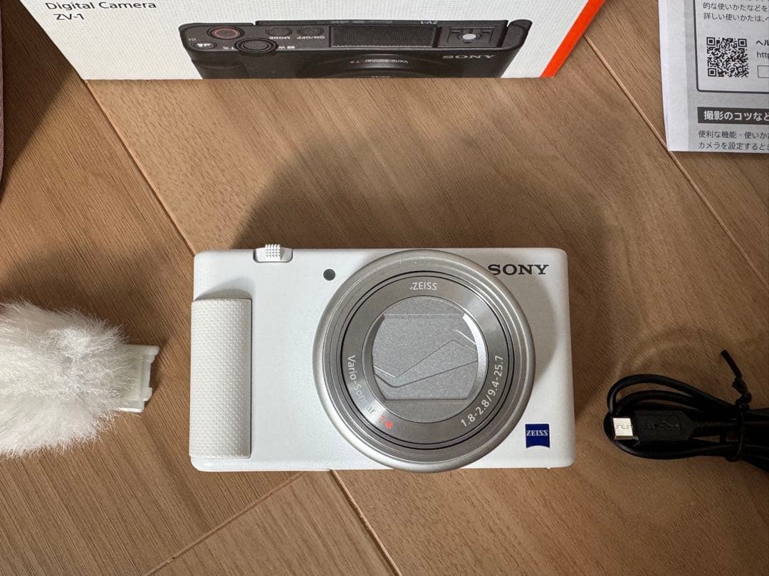 SONY ZV-1 カメラ　ホワイト Amazon.com : Sony ZV-1 Camera for Content Creators and Vloggers
