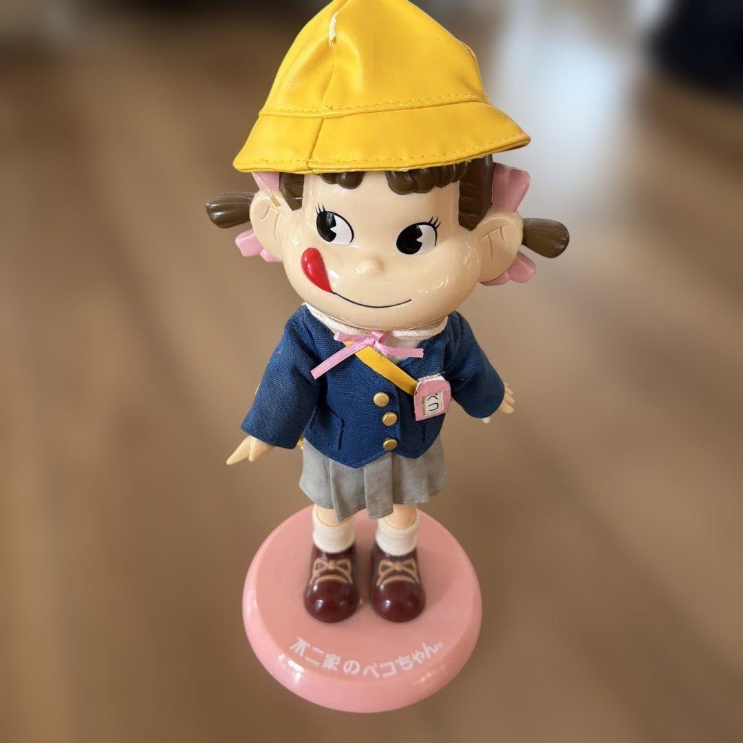 ペコちゃん フィギュア 制服　レア 新品 未開封 激レア 当選品 不二家 FUJIYA 飲料キャンペーン 首ふり