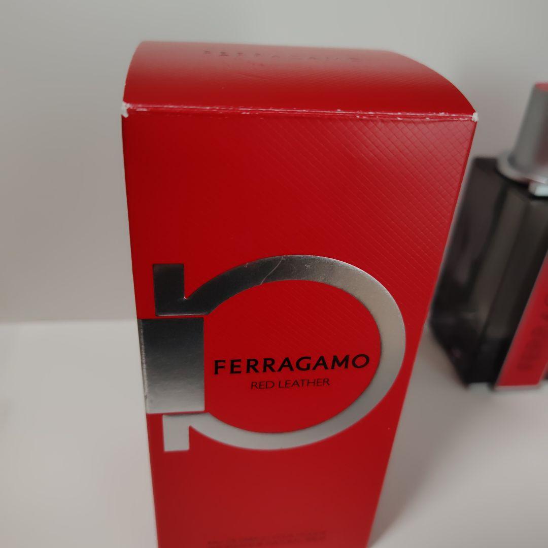 FERRAGAMO レッドレザー 100ml 香水 週末お値下げ！ | ¡Compre en