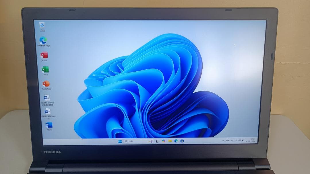 ノートパソコンTOSHIBA第五世代Core i5 SSD256G メモリ16Gの通販はau