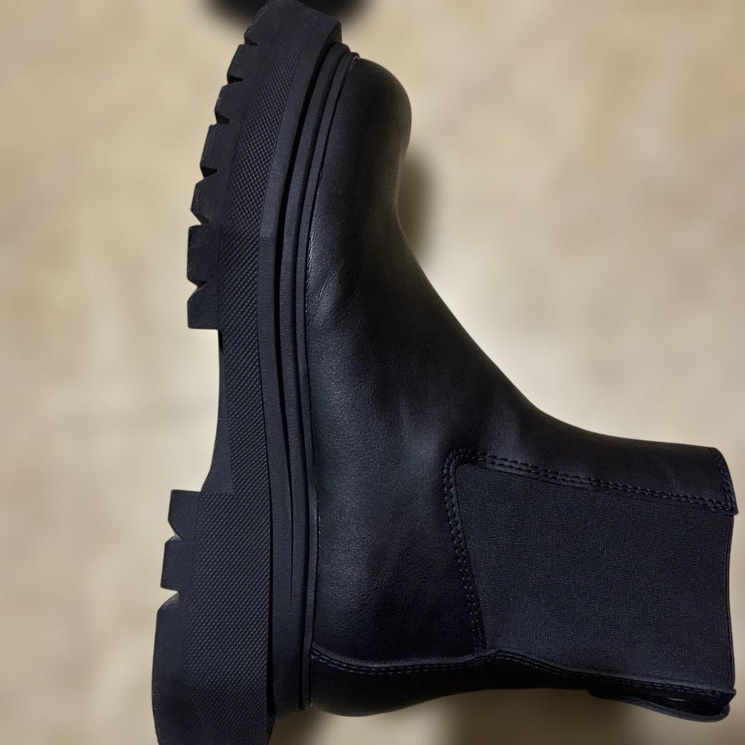 ZARA ボリュームチェルシーブーツ ブラック - メルカリ
