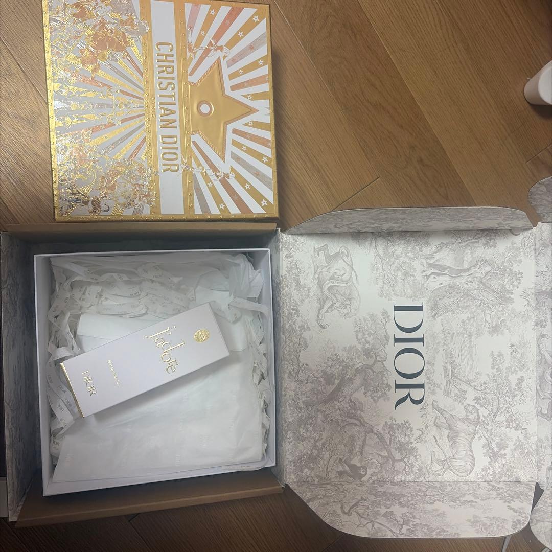 Dior J'adore 香水 ギフトボックス入り J'adore Eau de Parfum: Women's Fragrance Set | DIOR