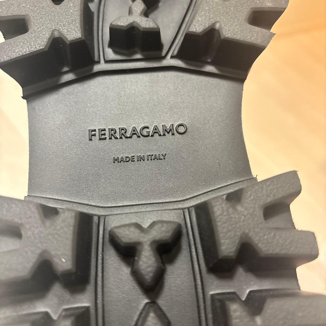 NaWaTaさん専用フェラガモブーツ - メルカリ