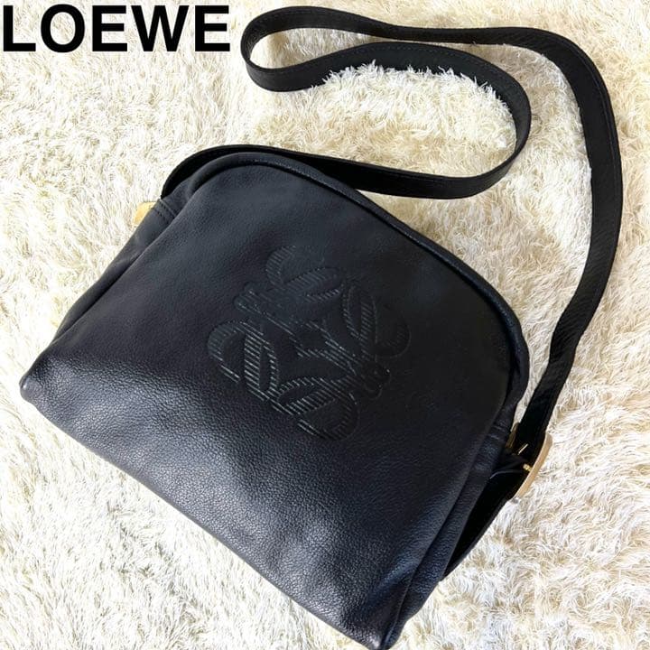 ロエベ ショルダーバッグ ポシェット アナグラム型押しレザー - メルカリ