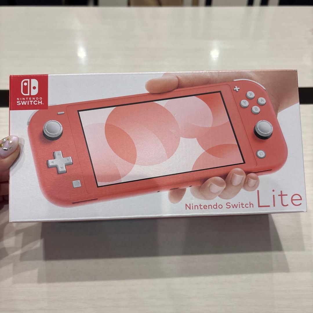 【マーサ】Nintendo Switch Lite ピンク Amazon.com: Nintendo Switch Lite - Coral - Switch : Video Games
