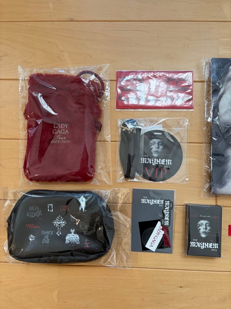 Lady Gaga The MAYHEM Ball VIP GOLD 限定グッズ - メルカリ