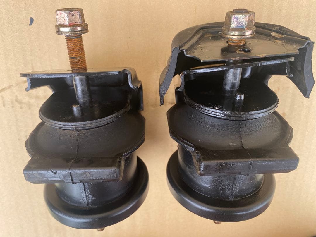 トヨタ 17クラウン JZS171W アスリート エステート エンジンマウント