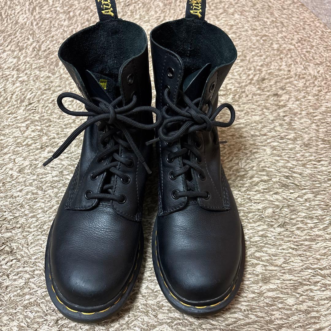 ドクターマーチン❤︎中古❤︎PASCAL VIRGINIA 25㎝　本革 ドクターマーチン Dr.Martens CORE PASCAL BLACK VIRGINIA （ブラック