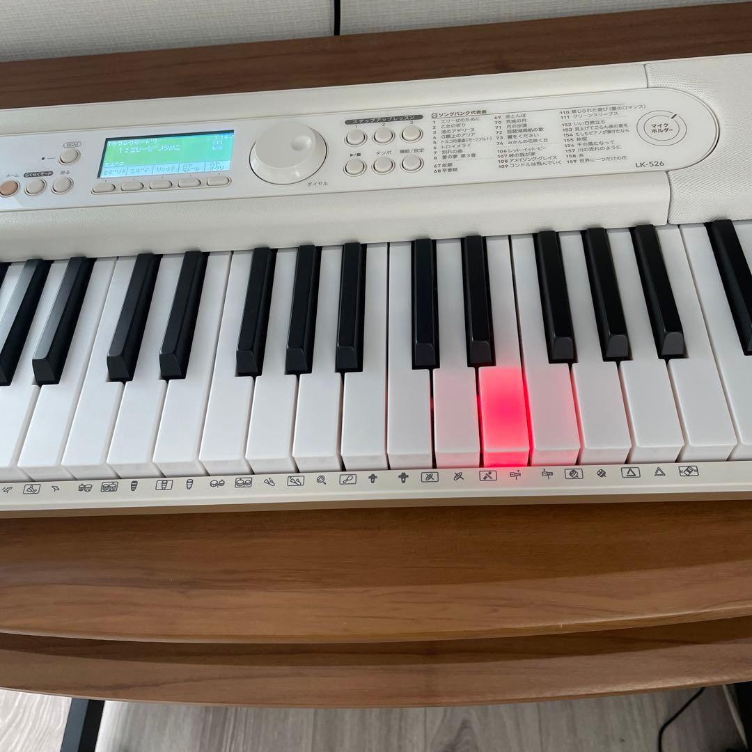 CASIO カシオ 61鍵盤 光ナビゲーションキーボード LK-526 - メルカリ