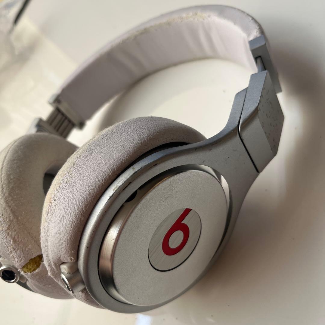 Beats by Dr. Dre ホワイトヘッドフォン - メルカリ