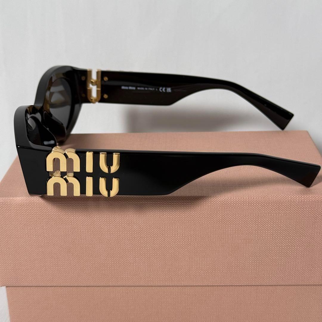 定価6.6万/登坂広臣】MIU MIU Glimpse サングラス ブラック - メルカリ