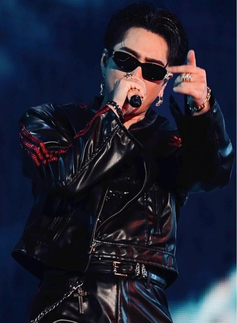 定価6.6万/登坂広臣】MIU MIU Glimpse サングラス ブラック - メルカリ