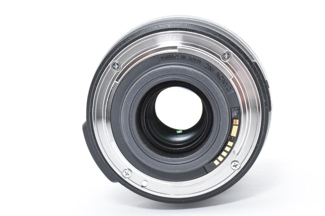 【美品】 Canon EF-S 18-200mm f/3.5-5.6 IS
