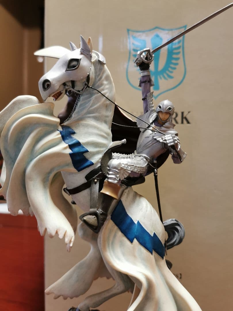 グリフィス鷹の団乗馬、ジュドー胸像付限定版 - メルカリ