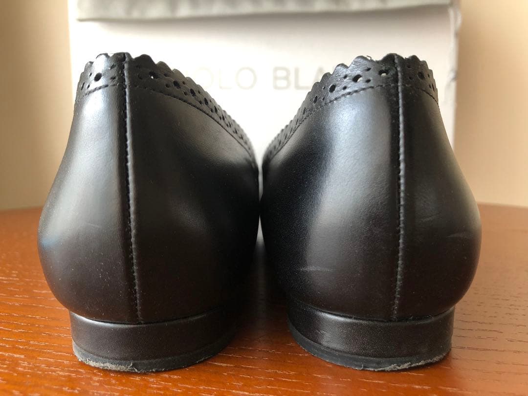 新品同様品】マノロブラニク カーフ革 ポインテッド 黒 35 - メルカリ