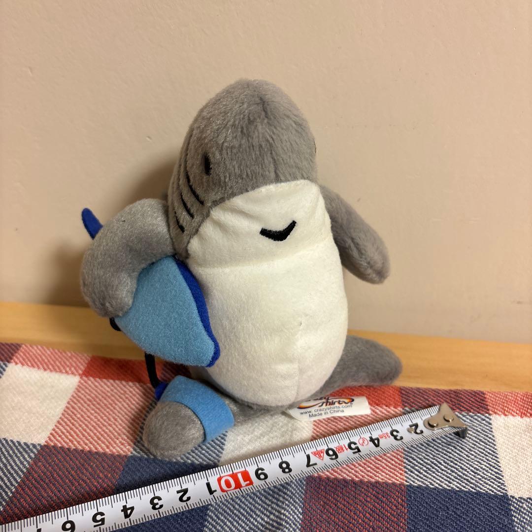 シャーカ ハワイ クレイジーシャツ サメ ぬいぐるみ 中 - メルカリ