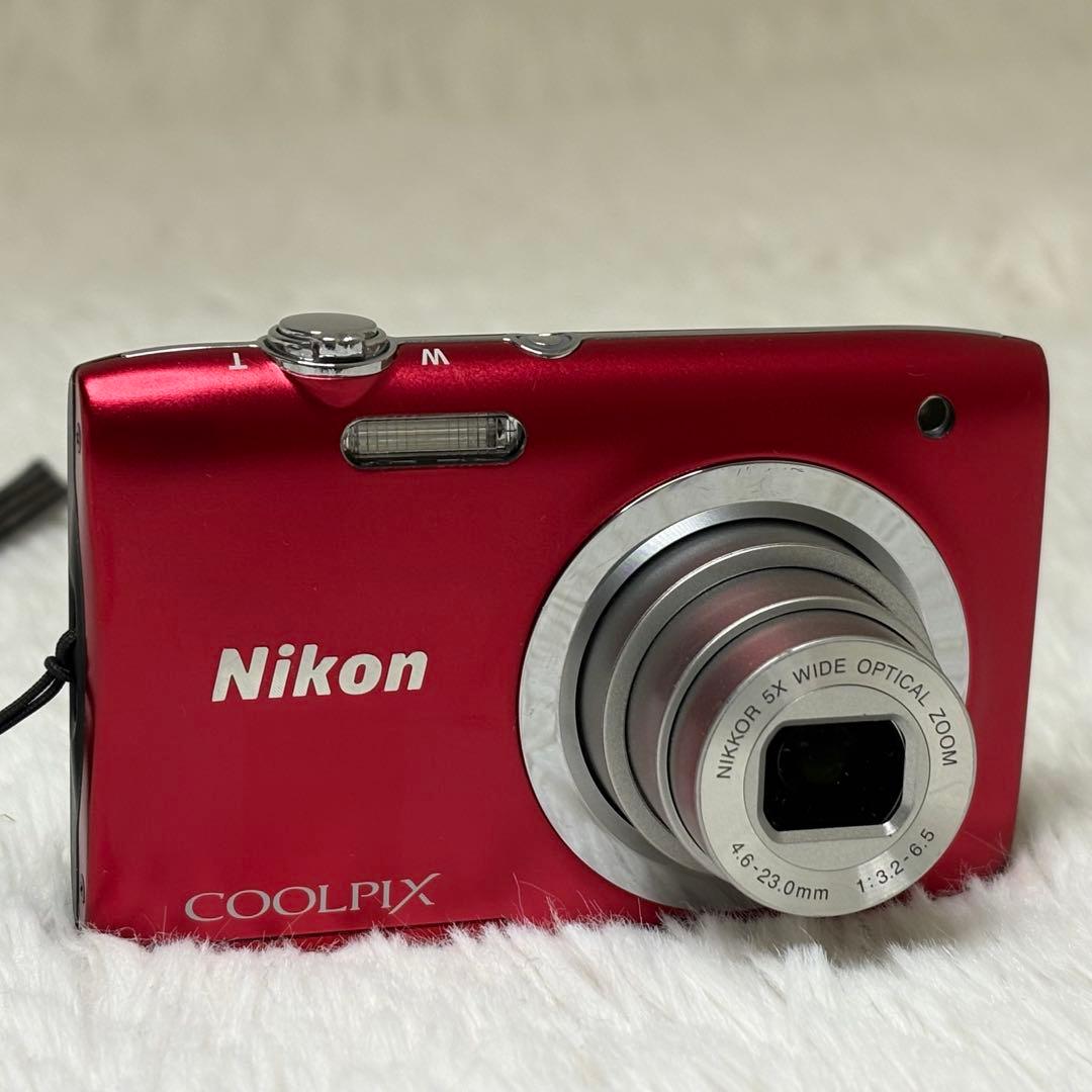 美品 Nikon COOLPIX A100 レッド コンデジ 動作品 - メルカリ