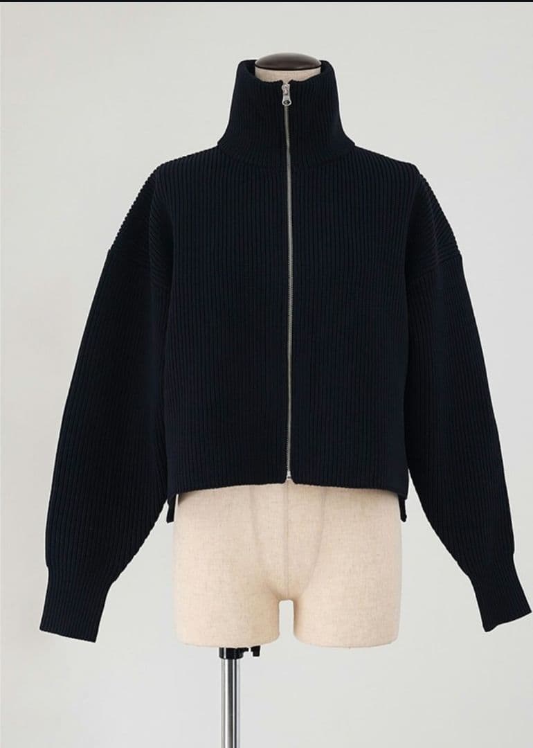 FORME 25AW 東原亜希 ジップニットカーデ - メルカリ