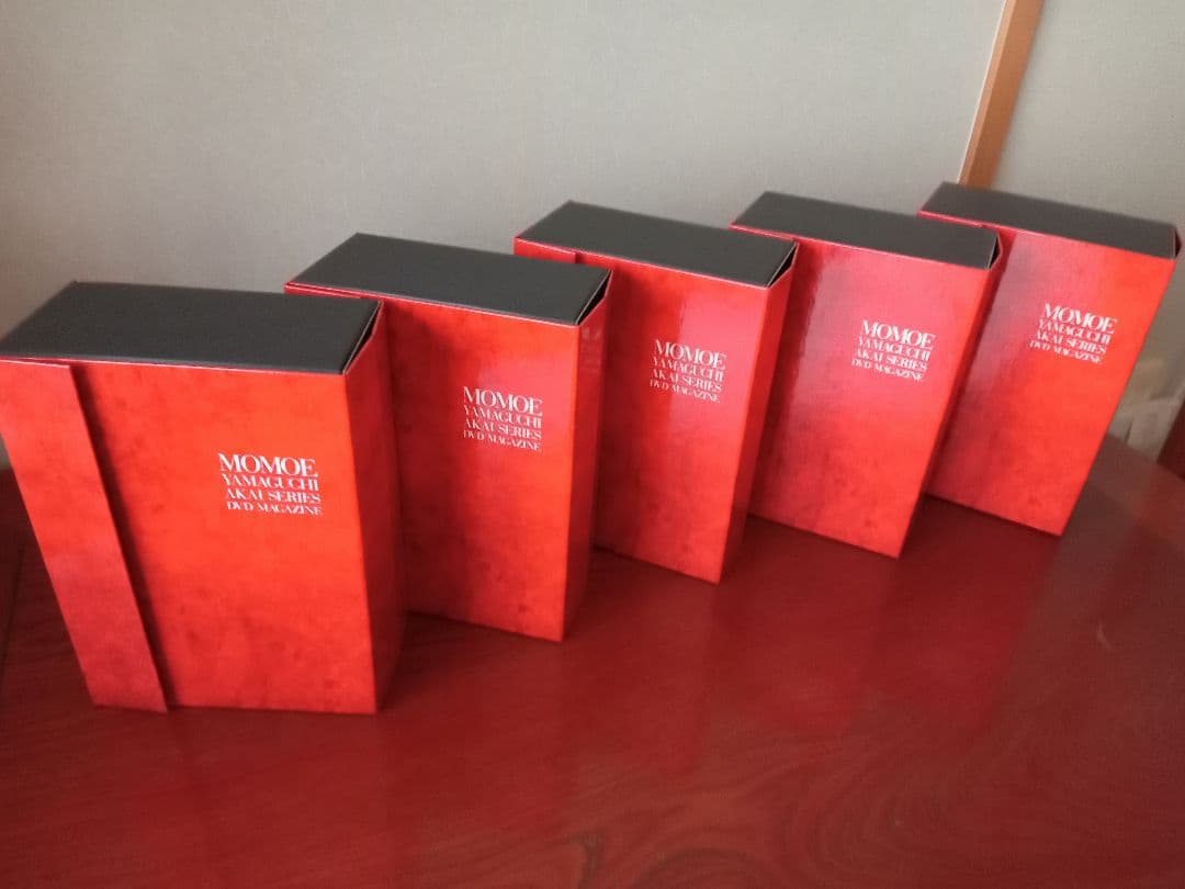 山口百恵 赤いシリーズ DVDマガジン全55巻 専用BOX5個/ポスター