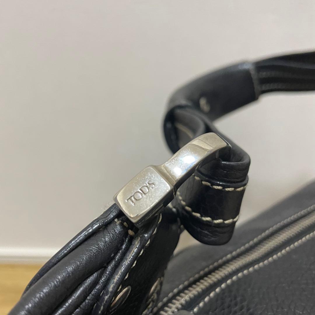 《美品》TOD’S （トッズ）レザー セミショルダーバッグ ブラック 黒