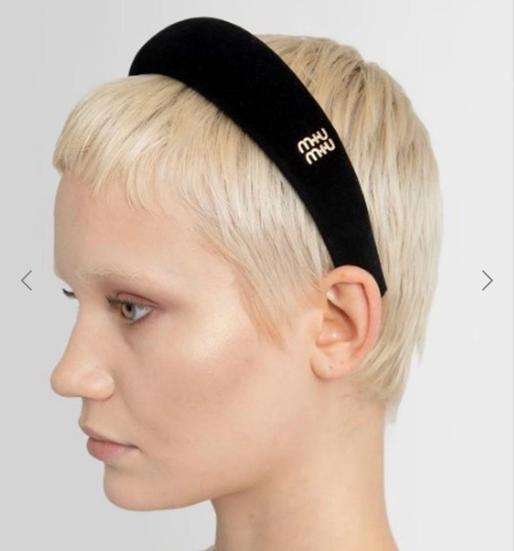 miumiu ベルベットヘアバンド 黒 ヘアバンド カチューシャ - メルカリ