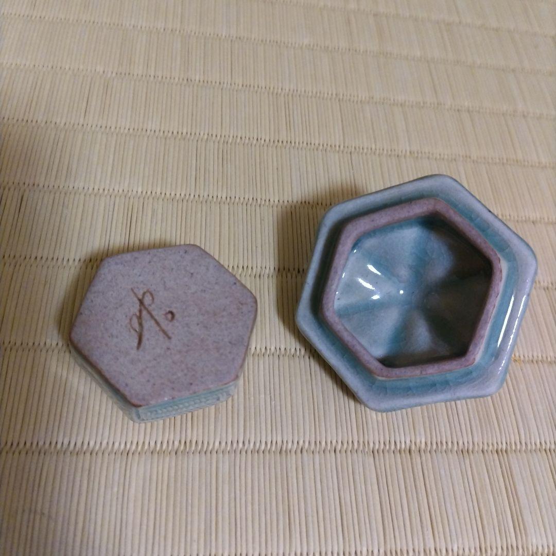 青磁　辻堂　香合　申 相浩 作