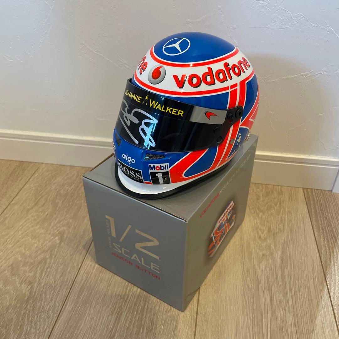 ジェンソンバトン 1/2 ヘルメット サイン入り - メルカリ