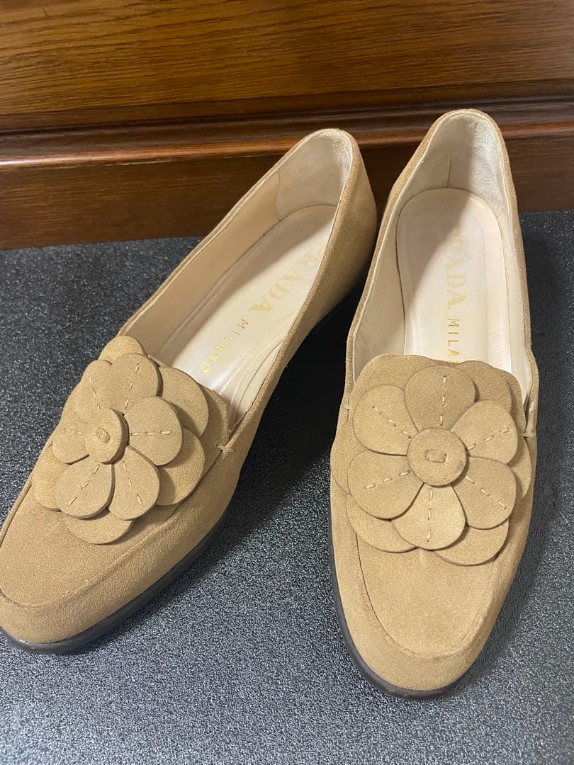 美品‼️PRADA パンプス ローヒール フラワーモチーフ スエード 靴 シューズ