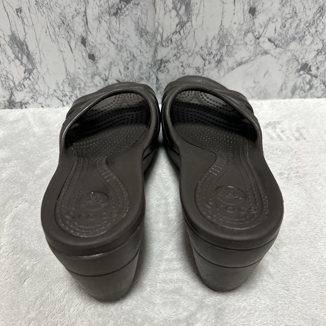 美品】クロックス crocs ジニー ササリー ウェッジソールサンダル W6