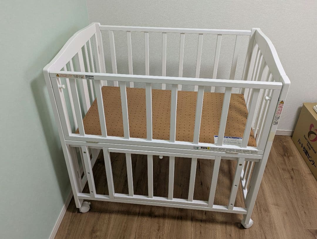 カトージ ミニベッド折り畳み ホワイト 02700 - メルカリ