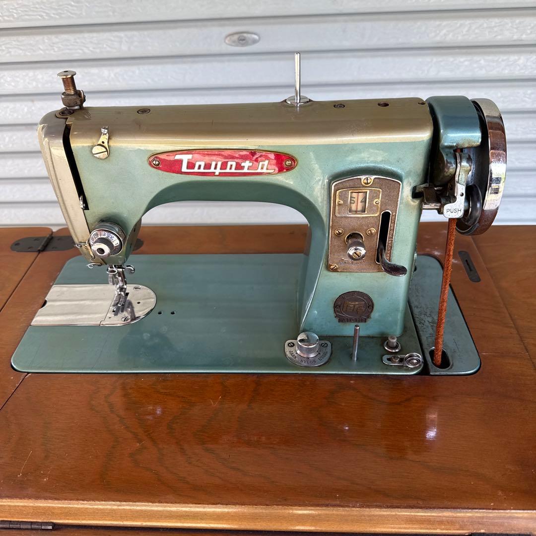TOYOTA 足踏みミシン アンティーク ミシン 鉄脚 昭和レトロ - メルカリ