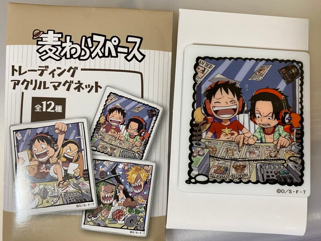 ワンピース 麦わらスペース トレーディングアクリルマグネット - メルカリ