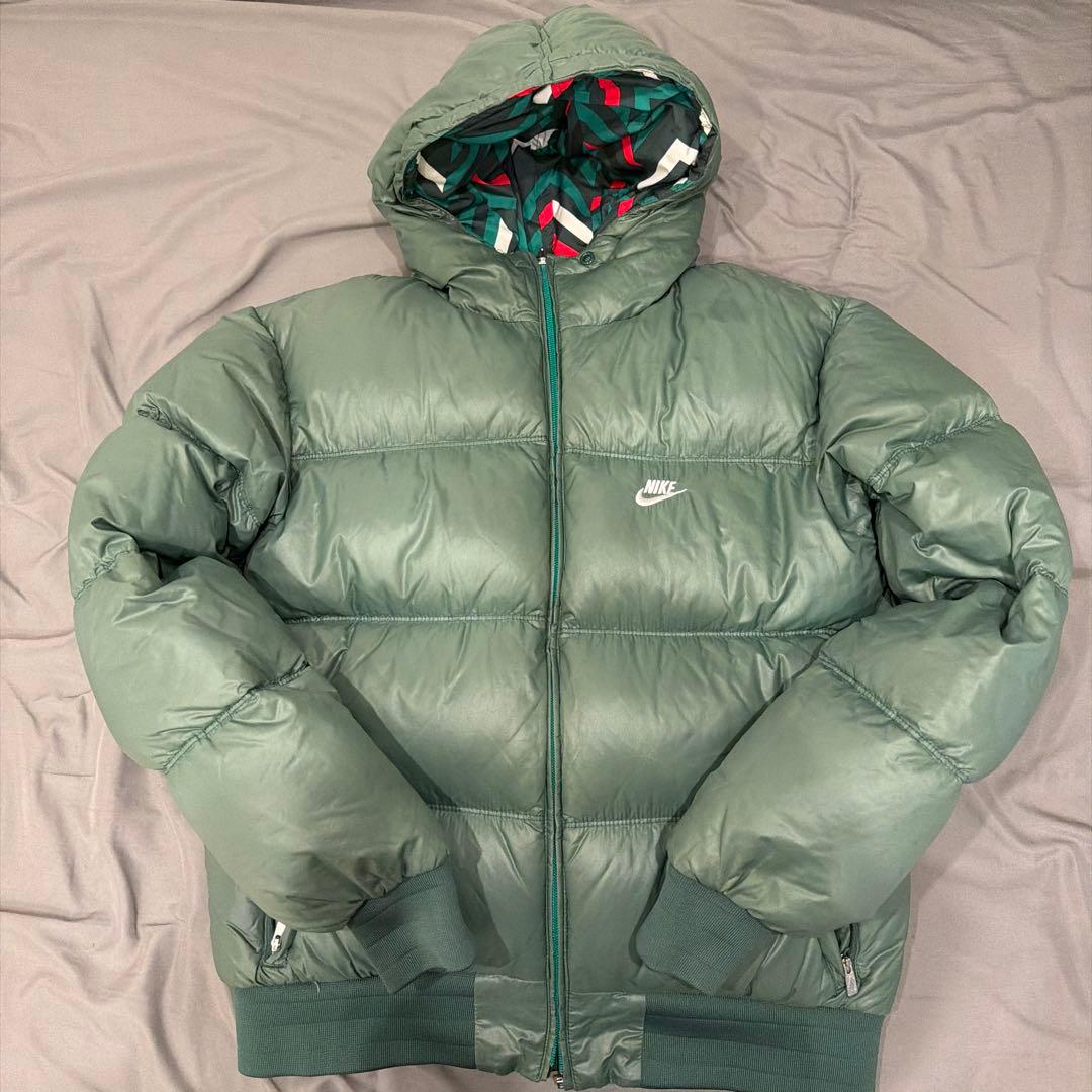 Nike ダウンジャケット グリーン リバーシブル - メルカリ