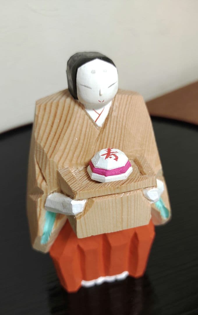 奈良一刀彫「月こよみ 」巫女さんと12か月の捧げ物 浦弘園・