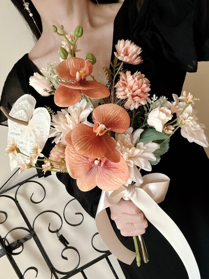 テラコッタカラー胡蝶蘭オレンジクラッチブーケ＆ブートニア 胡蝶蘭と