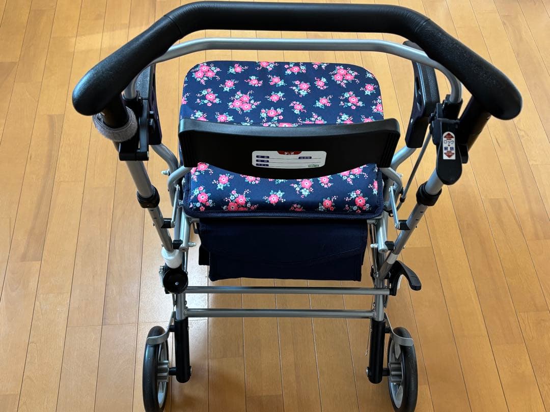 新品同様 シルバーカーデュオST 買い物カート 手押し車 花柄 折り畳み