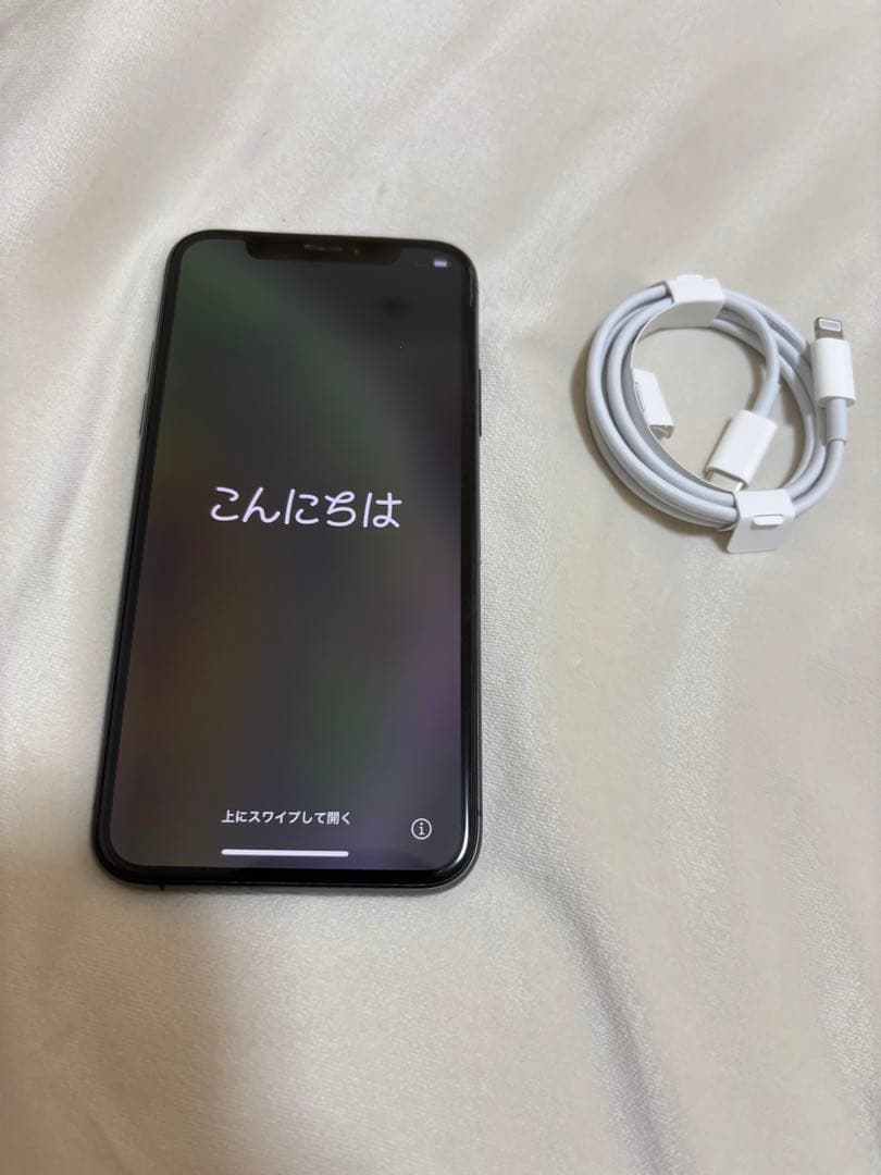 あ*様 iPhoneXs スペースグレイ 64GB 充電ケーブル付き iPhoneXS 64GB スペースグレイ MTAW2J／A 国内版SIMフリー MTAW2J/A