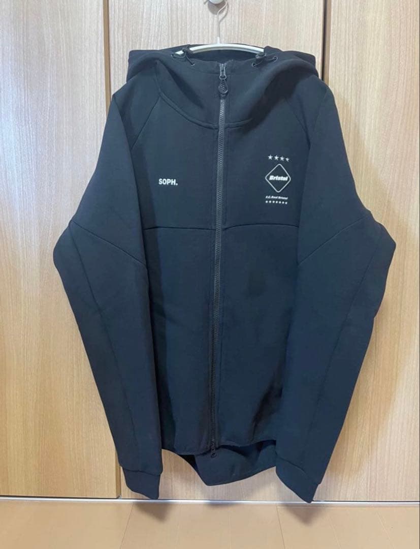 F.C.Real Bristol ベンチレーションフーディーパーカー　最安