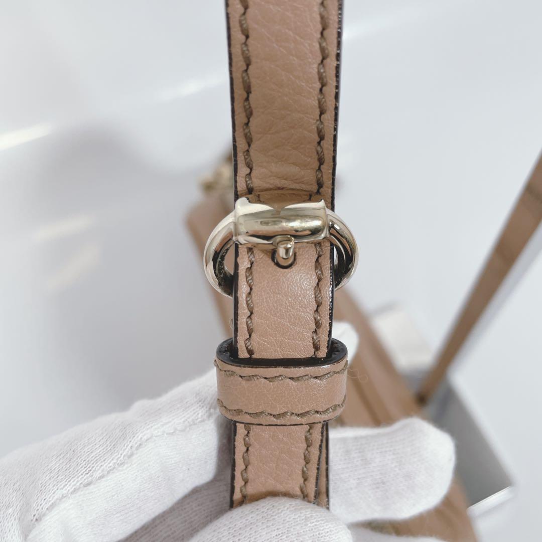 GUCCI ソーホー ショルダーバッグ ベージュ フリンジ グッチ - メルカリ