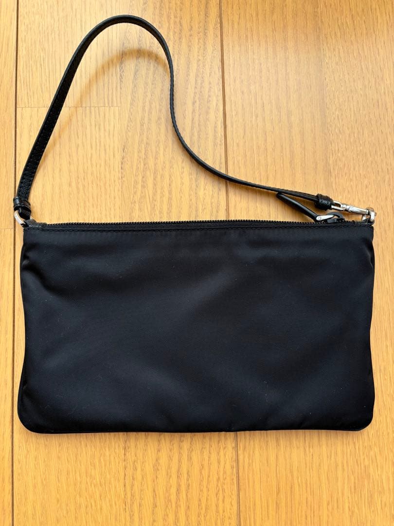 PRADA ナイロン バッグ 梨花 私物同品 美品 - メルカリ