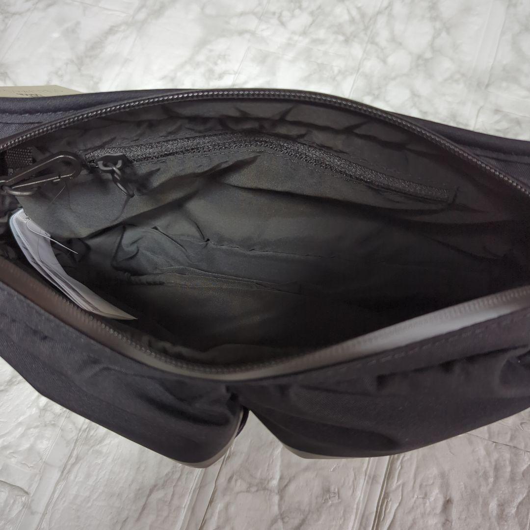 新品未使用 ロゴプリントバムバッグ 黒 ポシェット