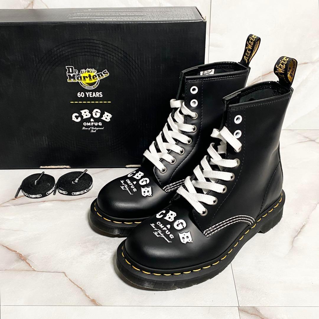 A15571 未使用 ドクターマーチン×CBGB 60周年 8ホールブーツUK4 ドクターマーチンがNYの伝説的ライブハウス「CBGB」とコラボ、刻印入り