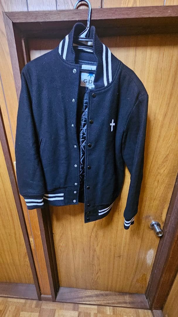 希少GDC ブラック スタジャン Mサイズ 中古・古着通販】GDC (ジーディーシー) 袖切替スタジャン ブラック